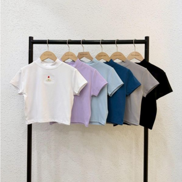 自訂款-蛋糕狗刺繡高領上衣 (MIT) 