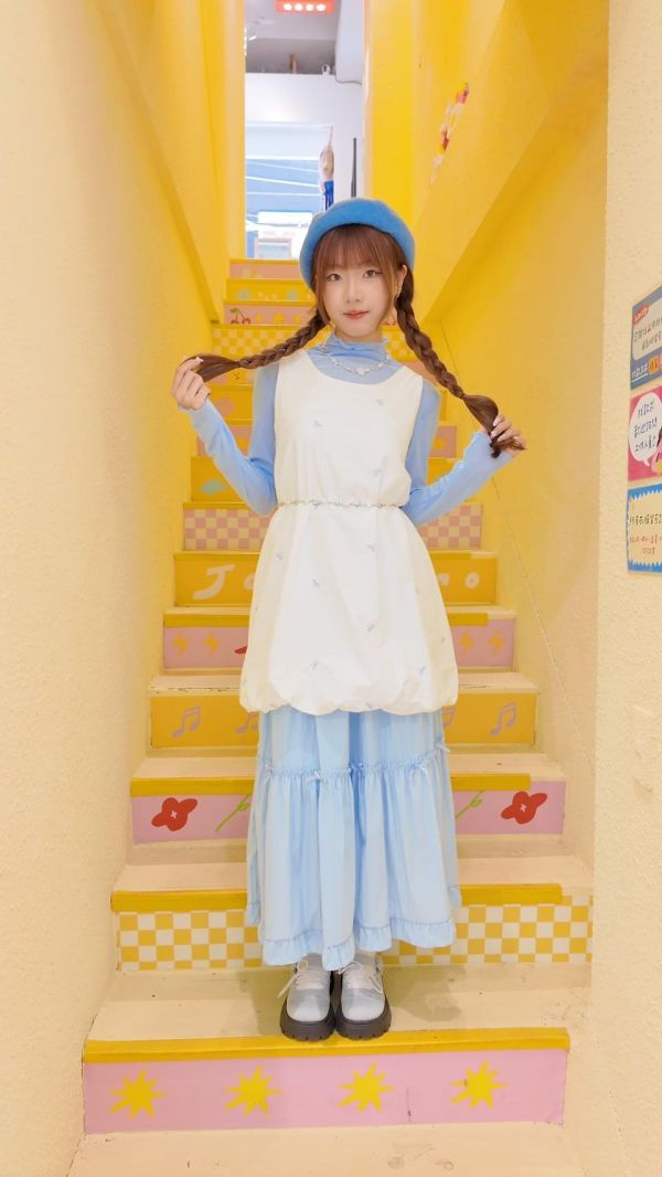 蕾絲小蝴蝶結長裙 