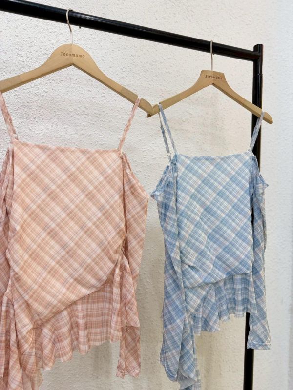 斜紋垂墜造型罩衫 