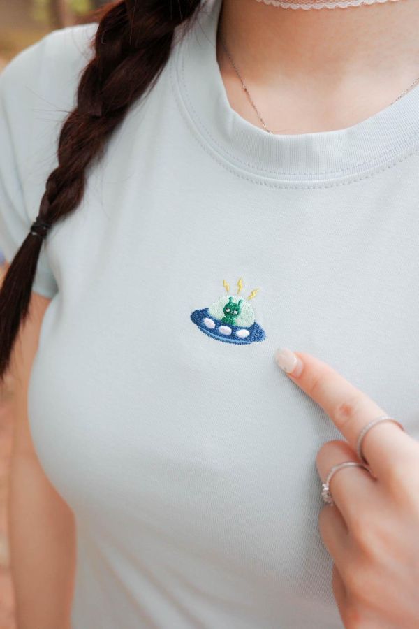 自訂款-外星飛碟刺繡圓領上衣 (MIT) 