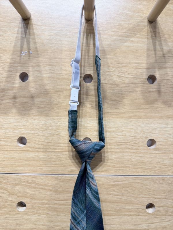 英倫風布貼短領帶 