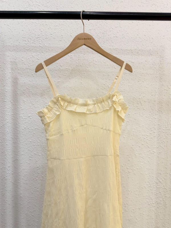 溫柔荷葉邊皺皺洋裝 