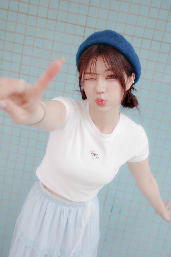 自訂款-可愛牛牛刺繡圓領上衣 (MIT) 