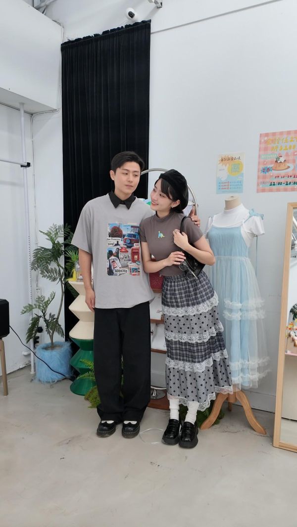 自訂款-漂亮恐龍刺繡高領上衣 (MIT) 