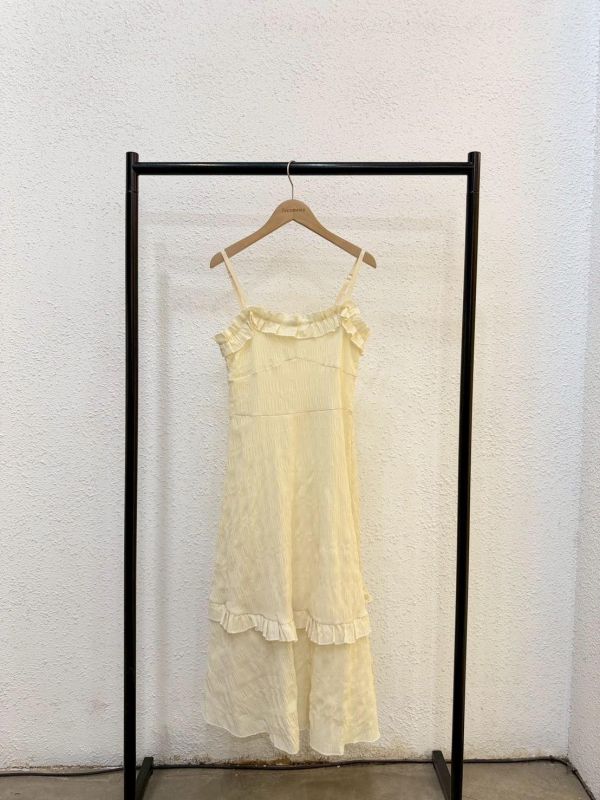 溫柔荷葉邊皺皺洋裝 