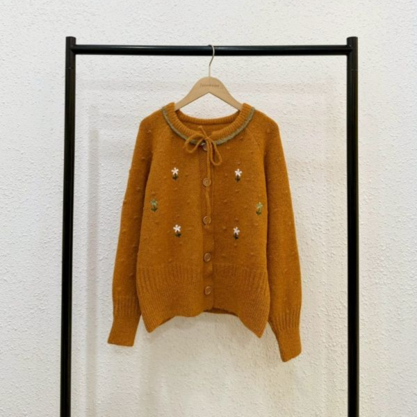 刺繡小花綁帶針織外套 