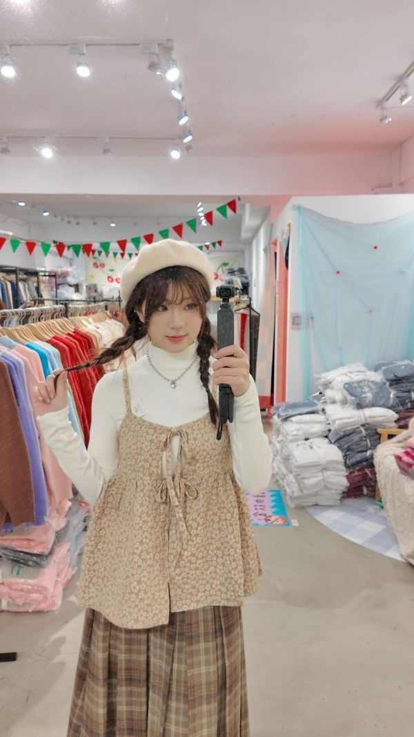 小花花壓紋罩衫 