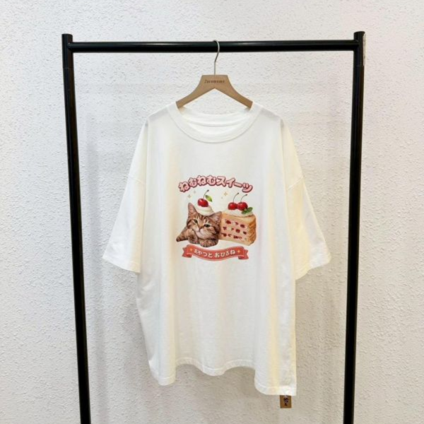 日系甜點貓咪大踢 