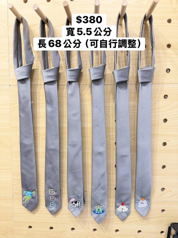 簡約銀色刺繡長領帶 
