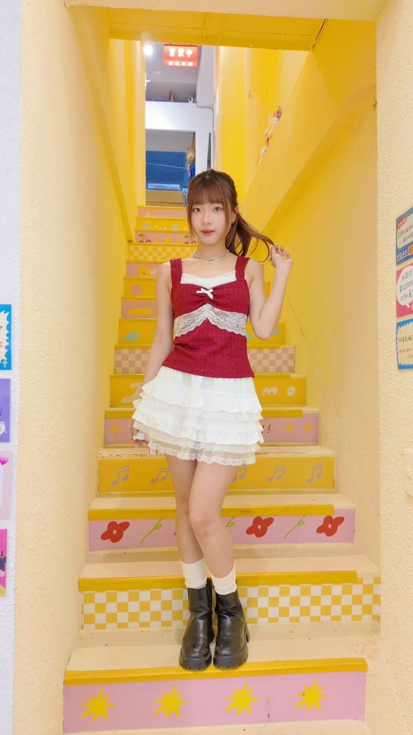 少女蕾絲拼接背心 