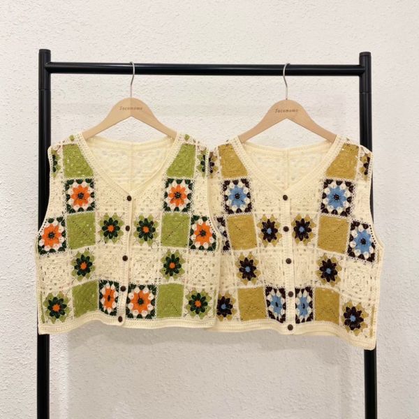 撞色花花格子有釦小背心 