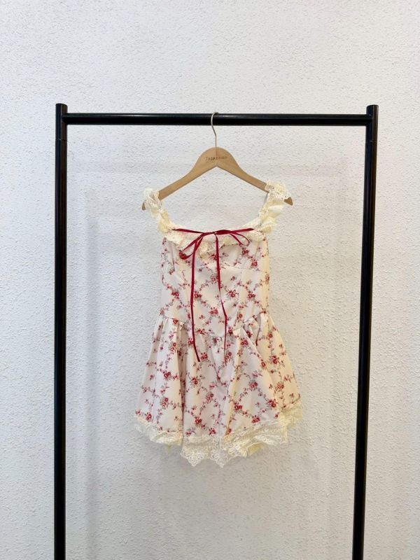 蕾絲碎花短洋裝 