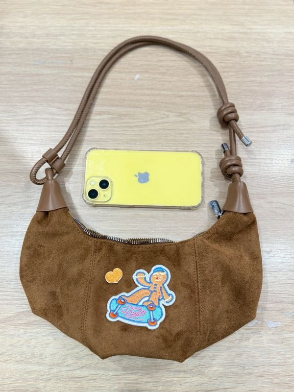 百搭牛角燙布小包 