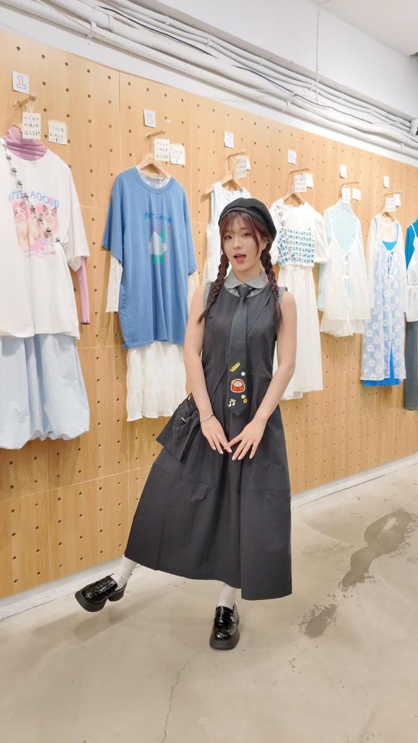 簡約寬領小包洋裝 