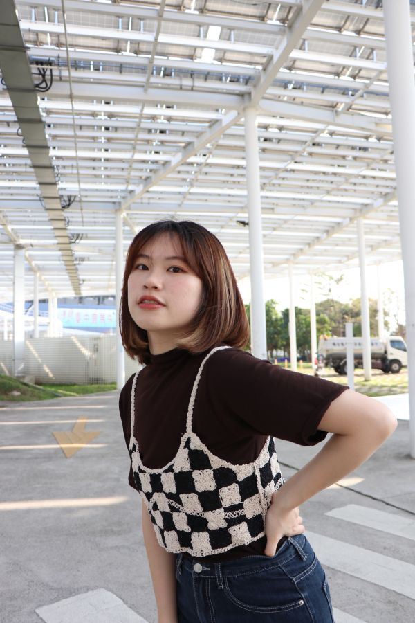 細肩棋盤格小背心 