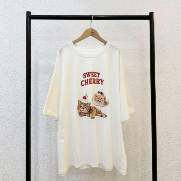 甜蜜蛋糕小貓大踢 