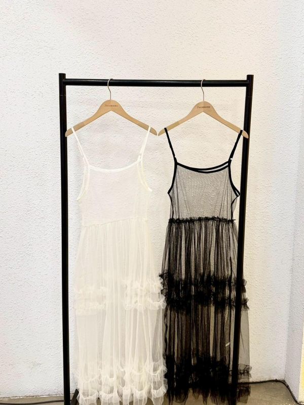 輕紗層次花邊罩衫 