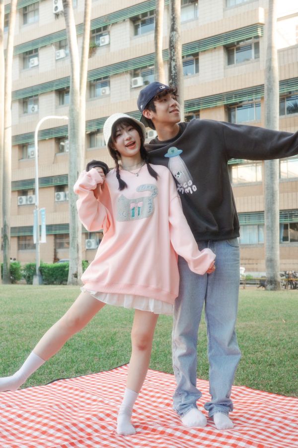 自訂款-外星飛碟牛牛大學踢 