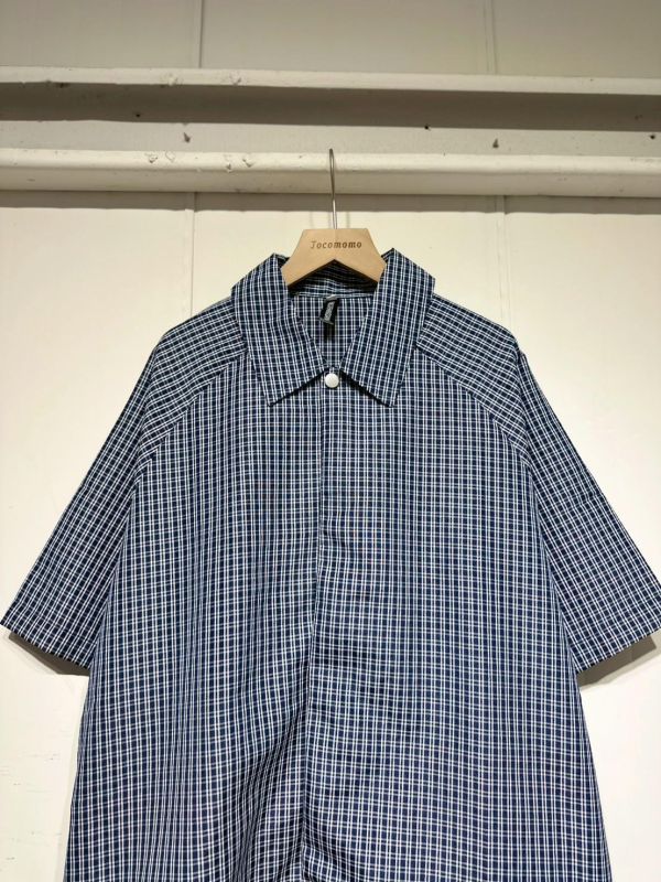 極簡風格紋襯衫 