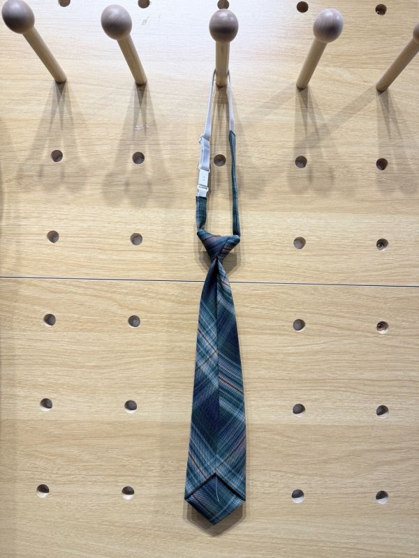 英倫風布貼短領帶 