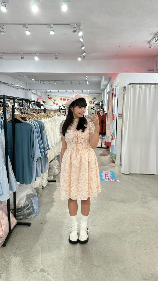 少女碎花抽皺洋裝 