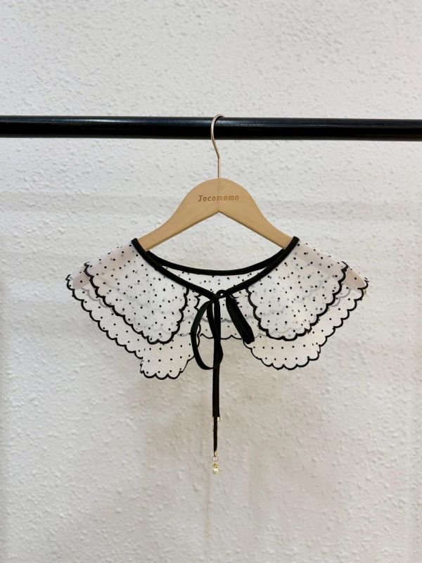 法式黑邊波點領片 