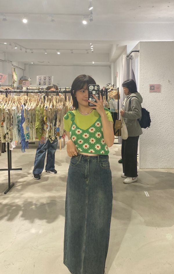 細肩綁帶滿版小花小背心 