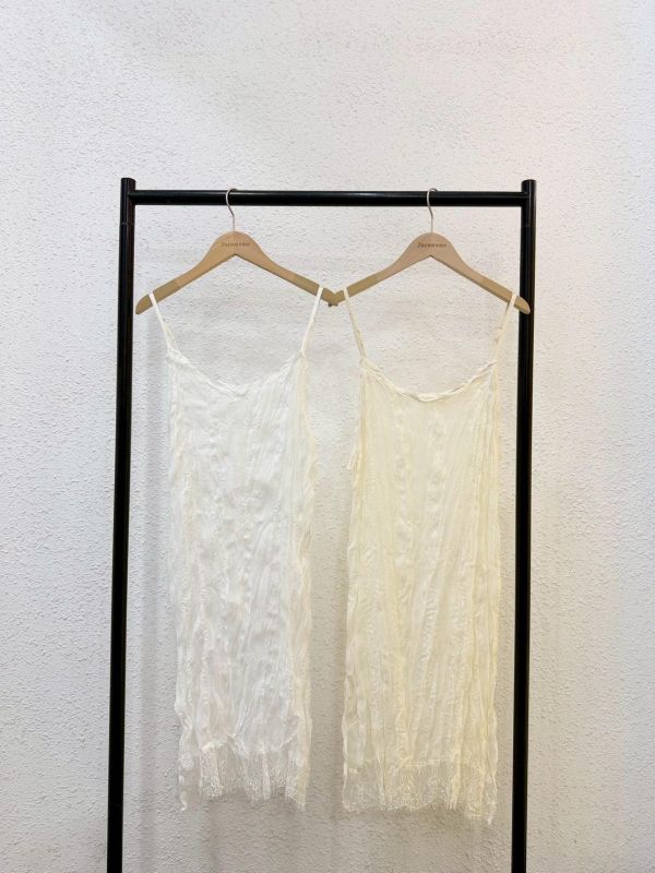 溫柔皺褶蕾絲洋裝 