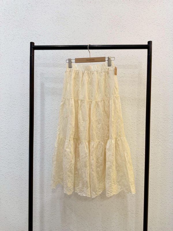 柔美蕾絲壓紋長裙 