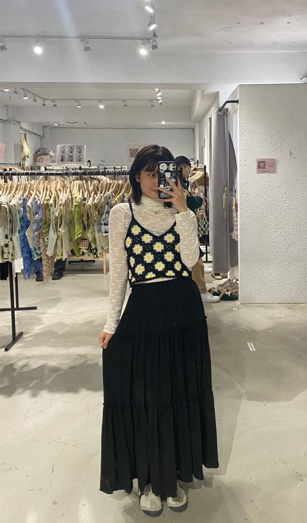 細肩綁帶滿版小花小背心 