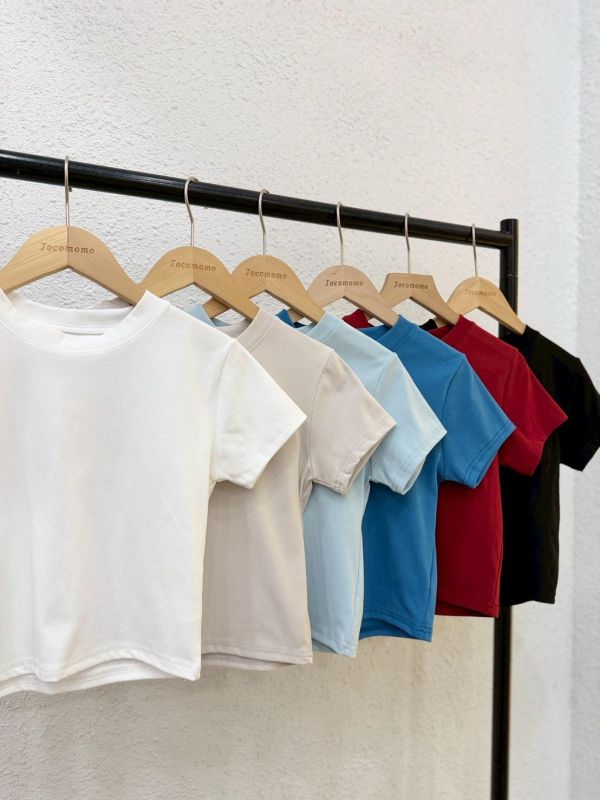 質感簡約圓領上衣 (MIT) 