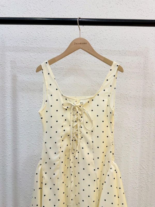 小點點傘襬短洋裝 