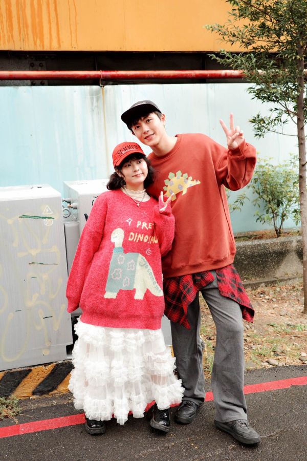 自訂款-漂亮恐龍毛衣 