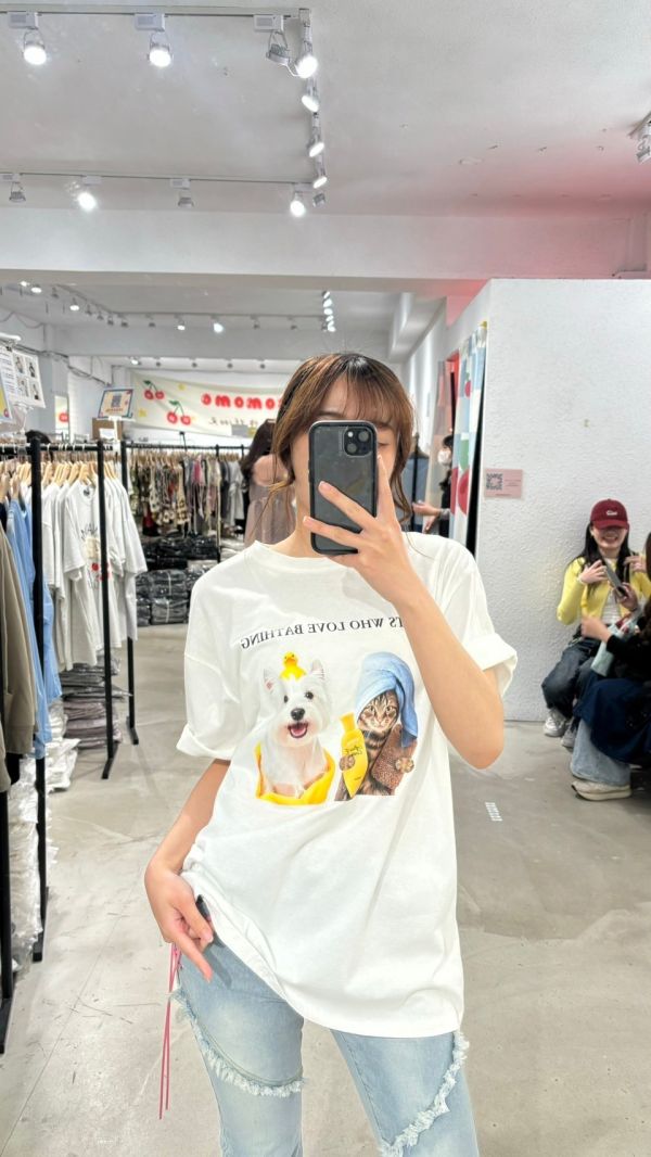 泡澡狗狗貓貓大踢 