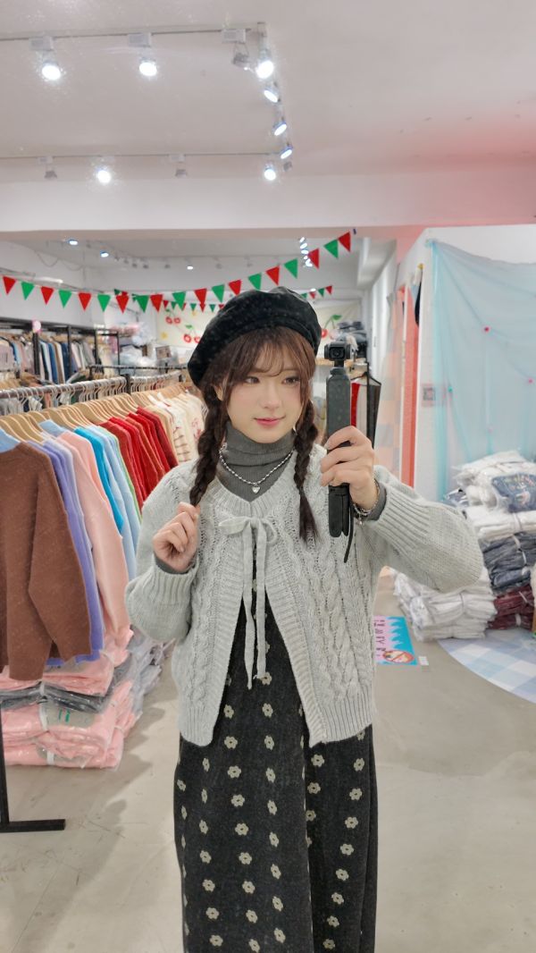 超高領素面長袖上衣 