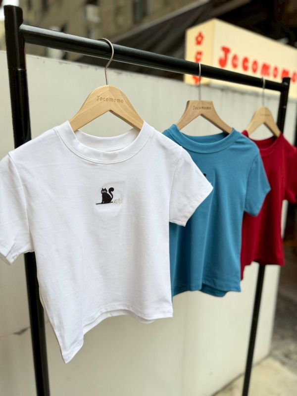 自訂款-掃帚黑貓刺繡圓領上衣 (MIT) 