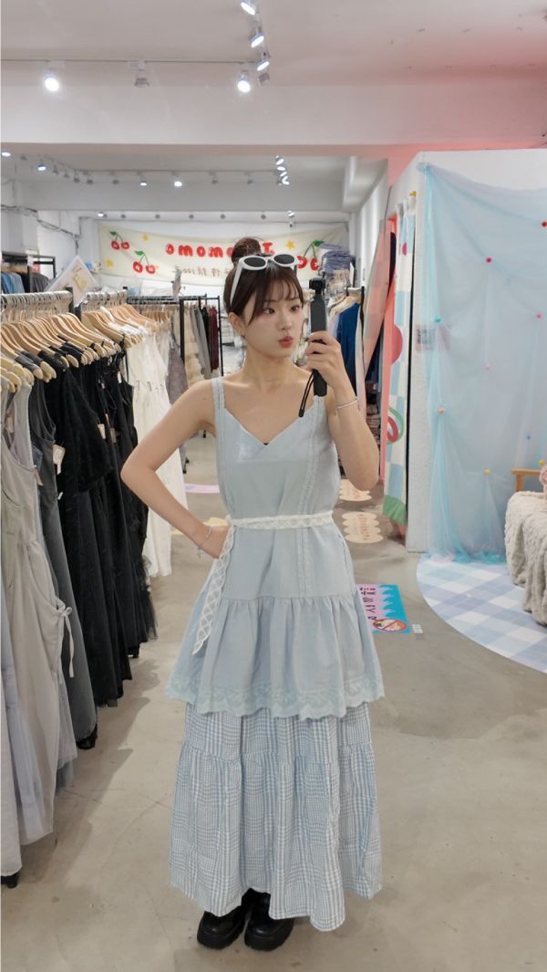 造型蕾絲短洋裝 