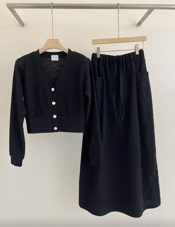 〖預購＋現貨〗正韓早春V領上衣長裙套裝 