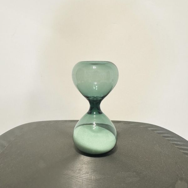 藍綠玻璃沙漏 