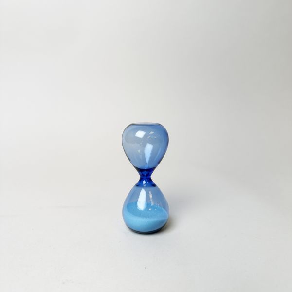 藍色玻璃沙漏 