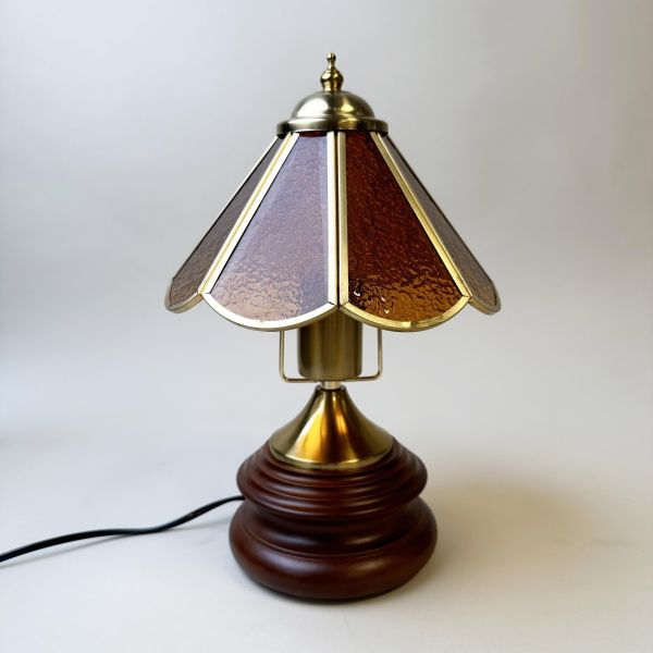 棕色傘形玻璃木座桌燈 
