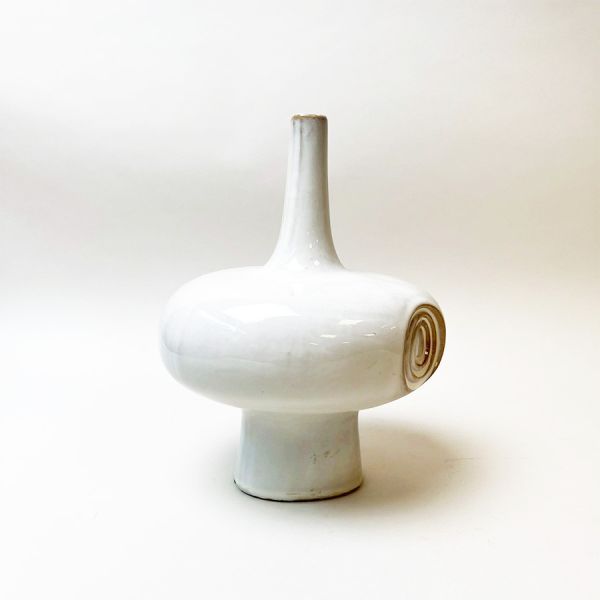 白色怪花瓶 