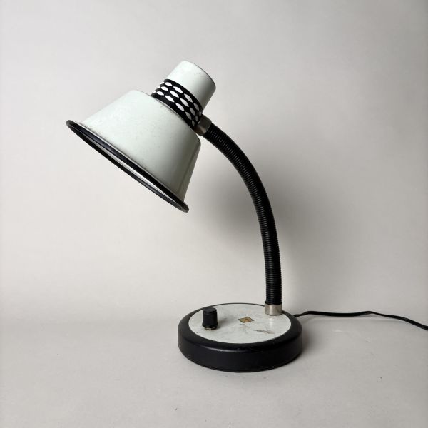 米白色復古檯燈 