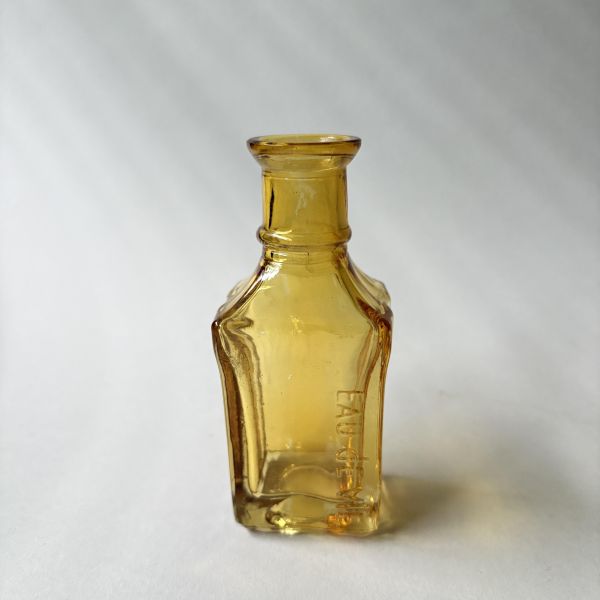 黃褐色古董小玻璃瓶 