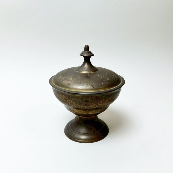 黃銅雕刻有蓋收納罐 