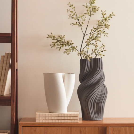 旋轉霧白雕塑感陶瓷花器 