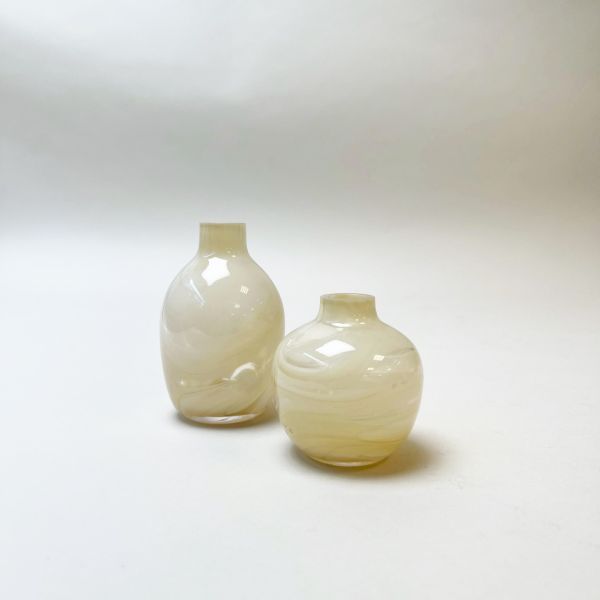 淡黃花紋玻璃小花瓶一組 