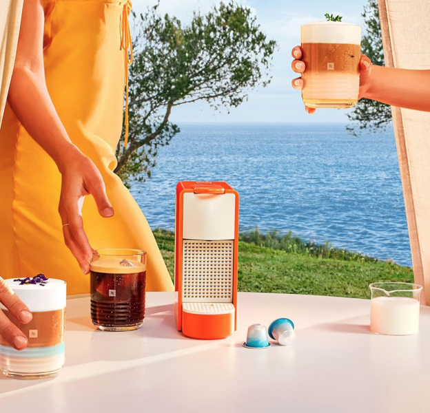 橘色膠囊咖啡機 