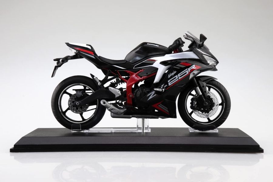 Kawasaki Ninja ZX-25R 模型 