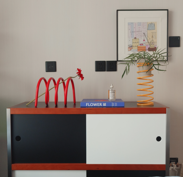 紅色彈簧書架/展示架 